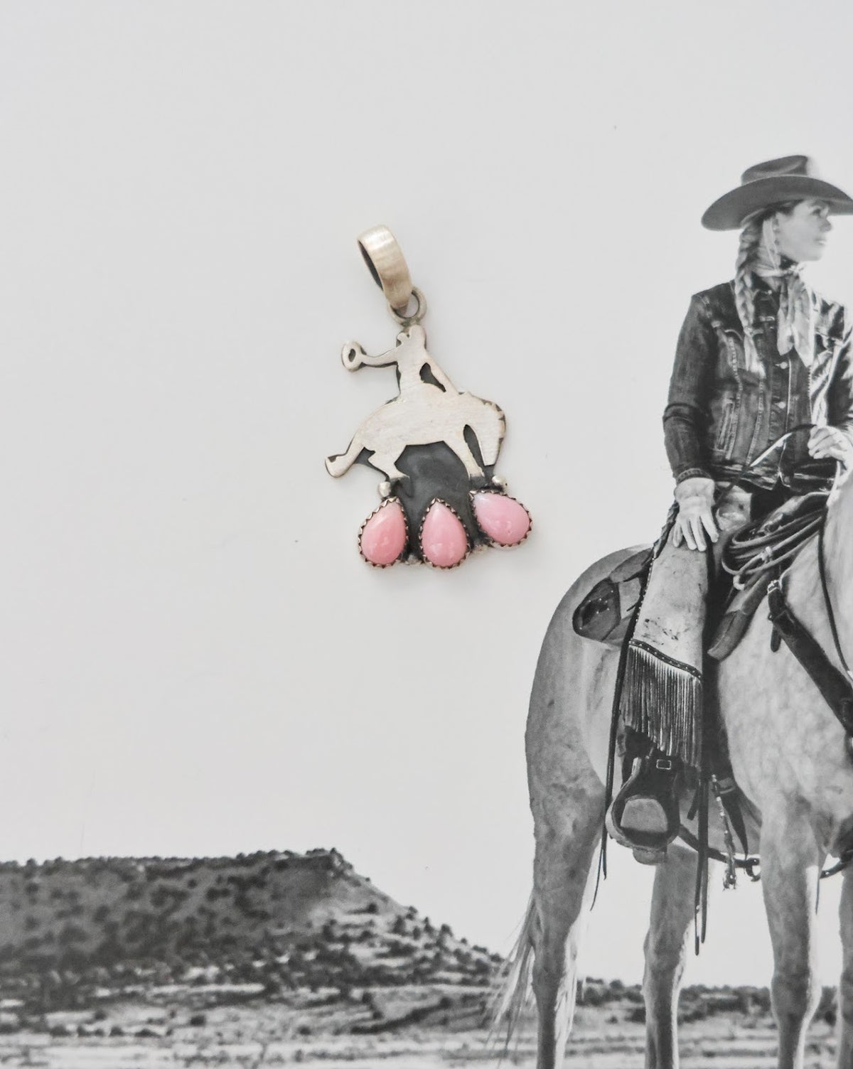 THE BRONC PENDANT