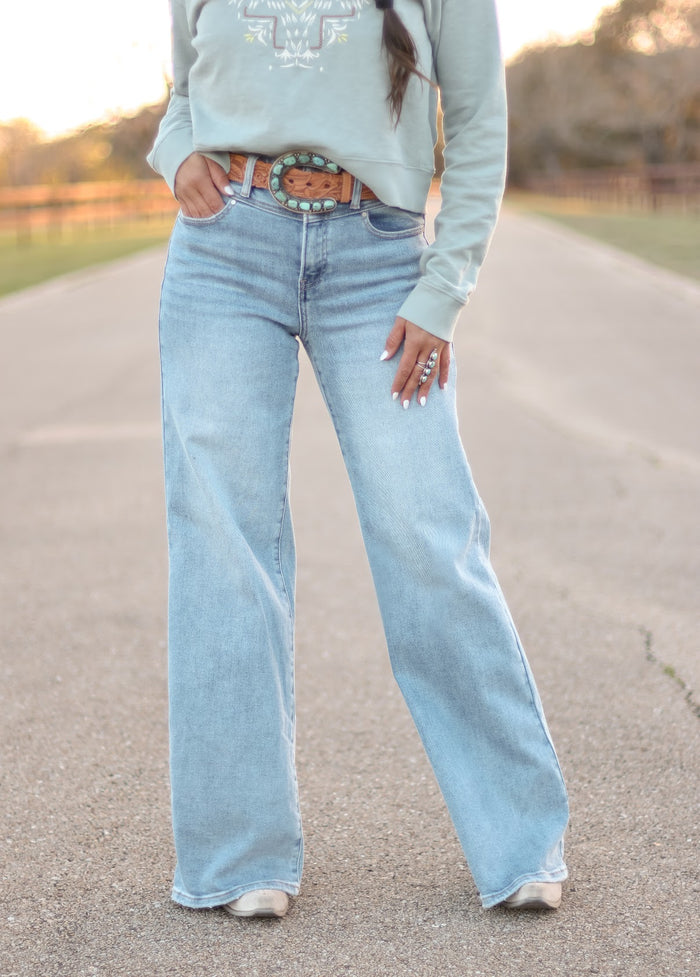 THE KNOXVILLE JEAN-LIGHT WASH