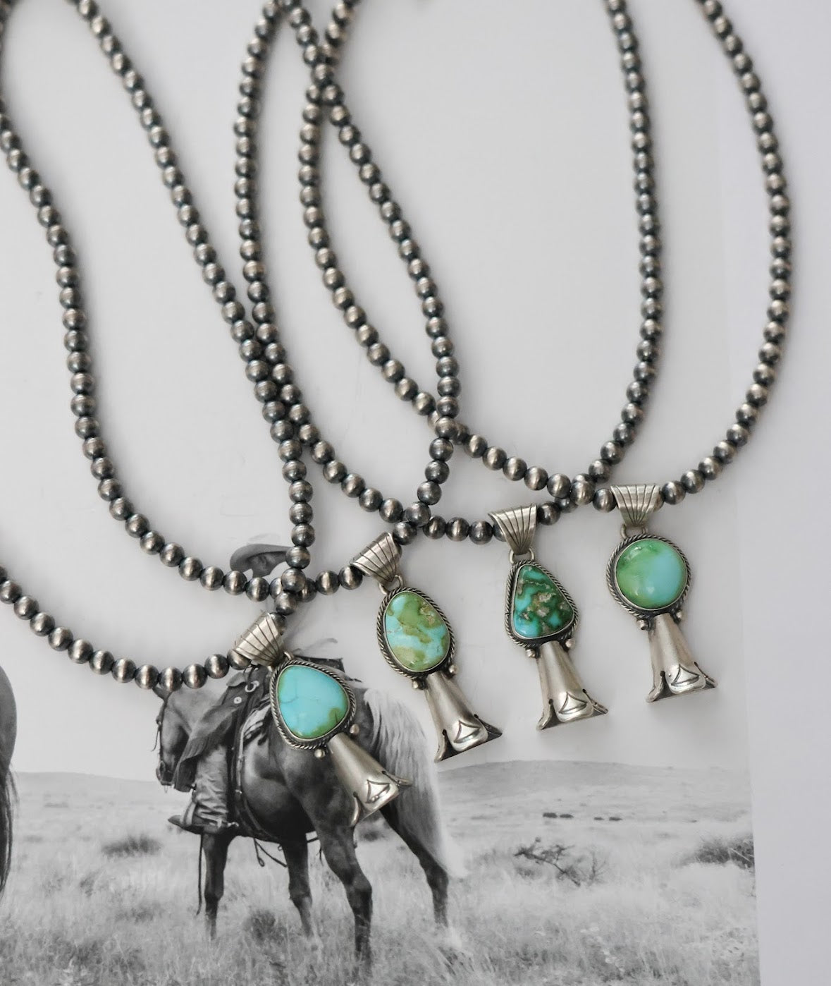 THE AMBER NECKACE