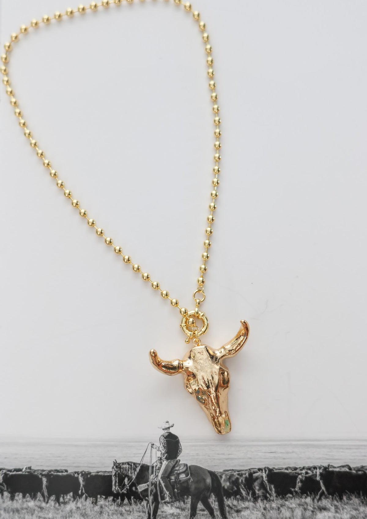 THE HUNTRESS NECKLACE