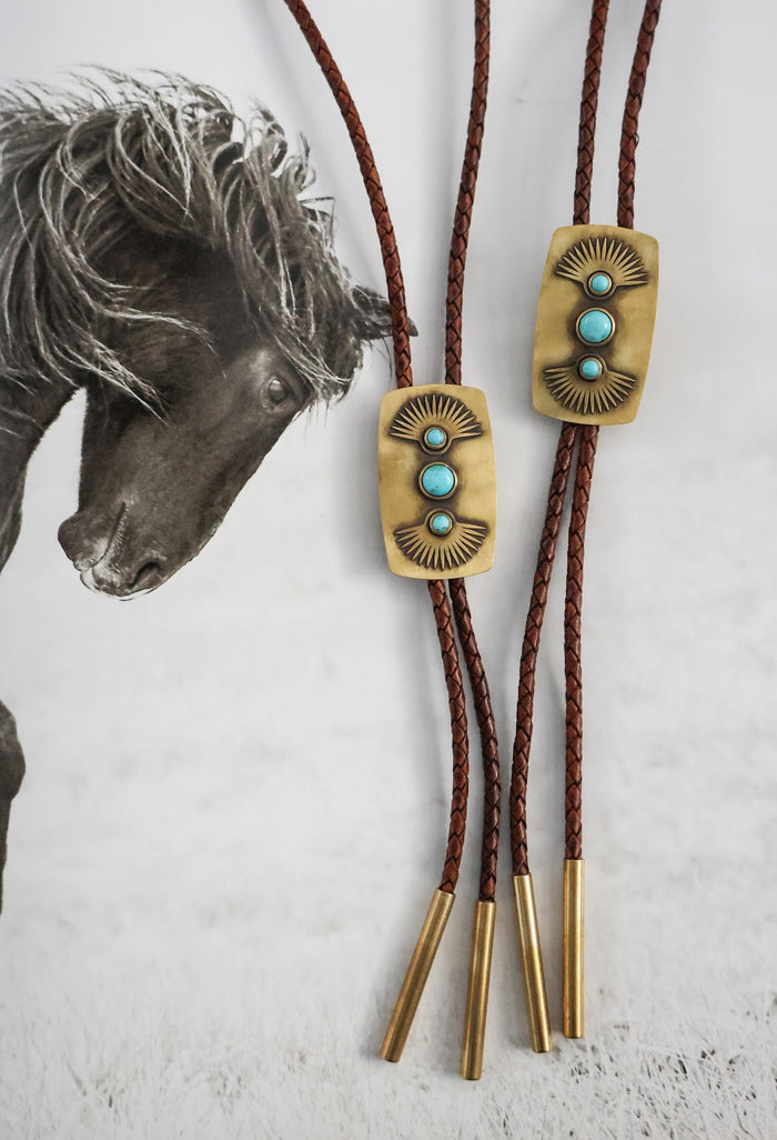 THE YARROW BOLO NECKLACE