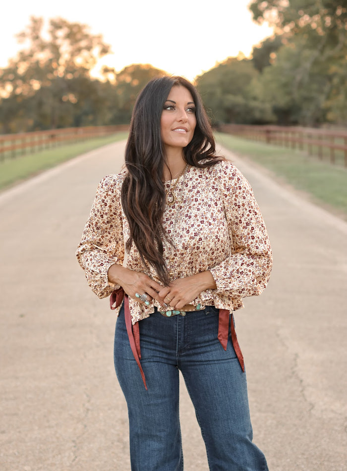 THE DAISY TOP