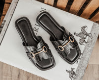 HORSE BIT CROC SANDAL-BLACK