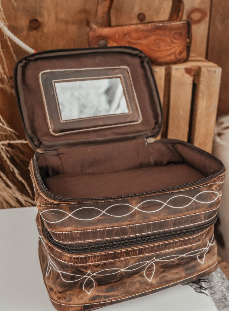 LEATHER BOOT STITCH MAKEUP BAG