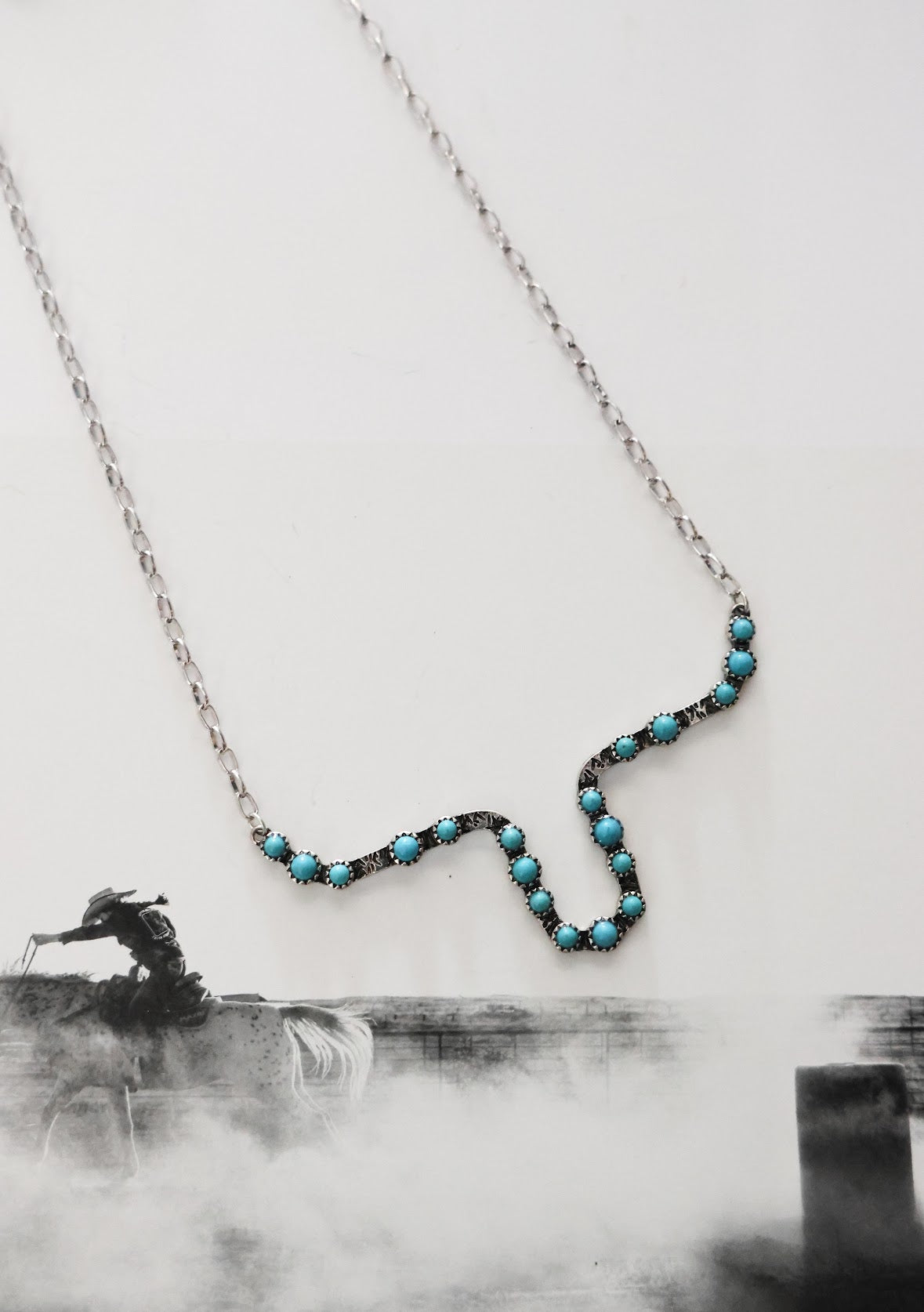 THE LONGHORN NECKLACE