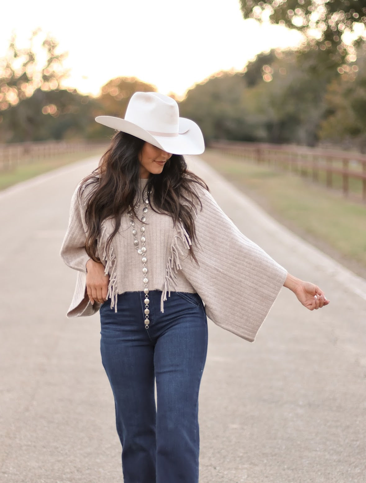 ARIAT HEATHER PONCHO SWEATER
