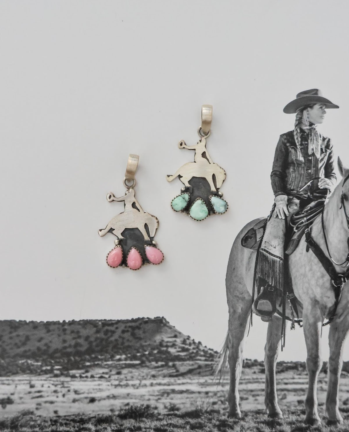 THE BRONC PENDANT
