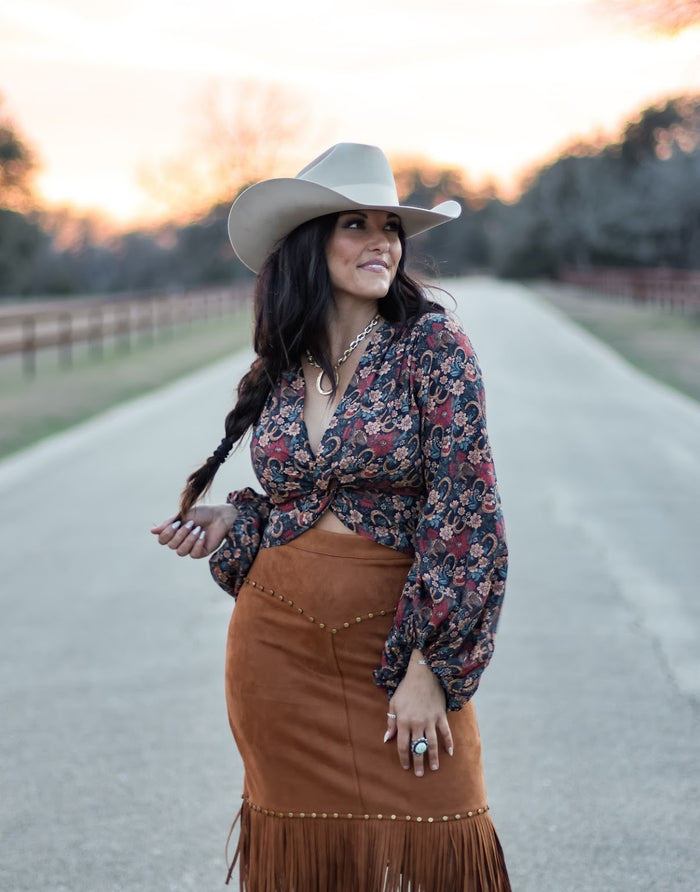 THE FLORAL HORSESHOE TOP