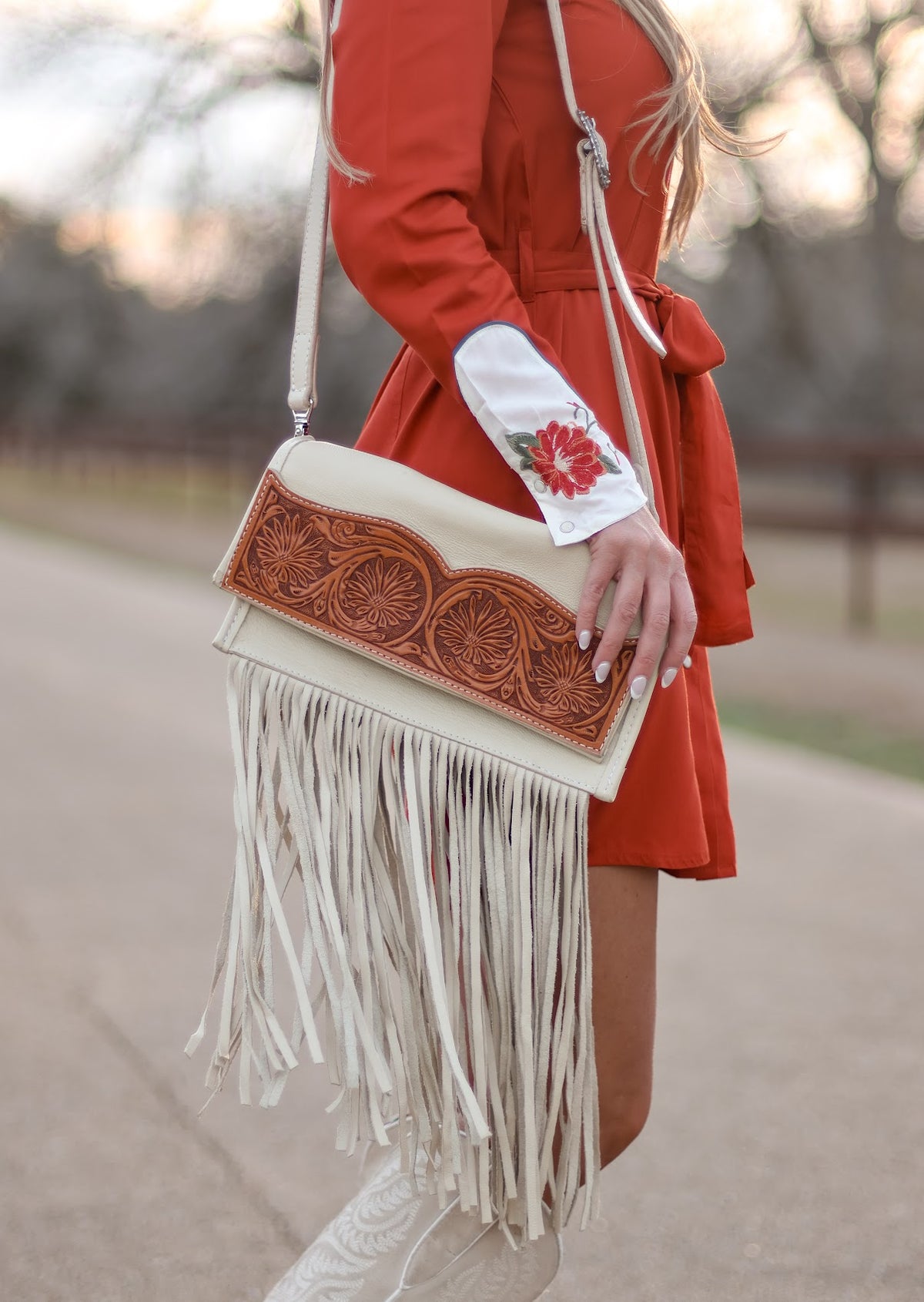 DOUBLE J SADDLERY DAISY TOOLED CLUTCH STADIUM PURSE