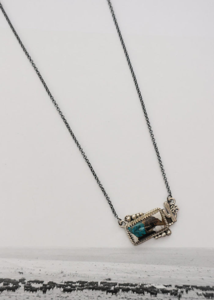 THE STAGECOACH NECKLACE- WHITE BUFFALO