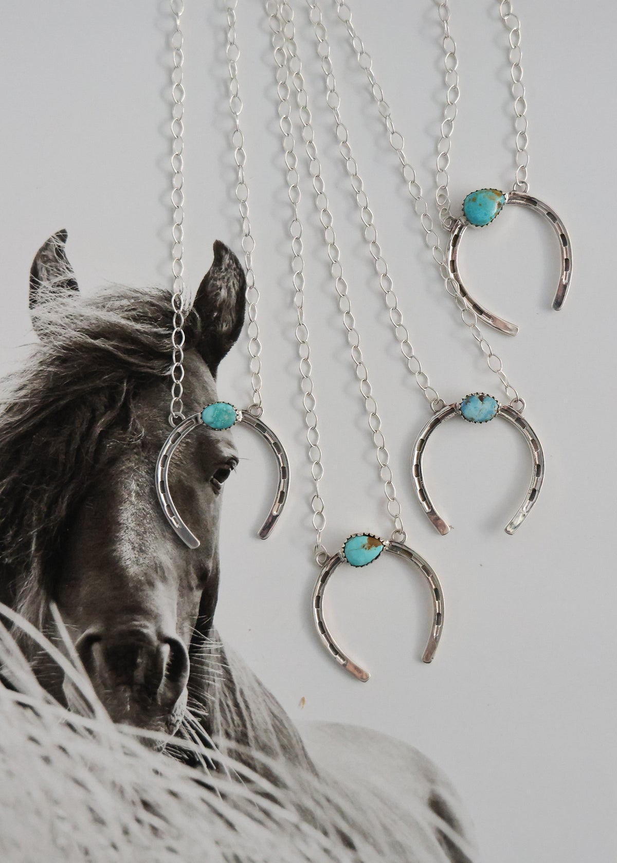 THE LAURA NECKLACE