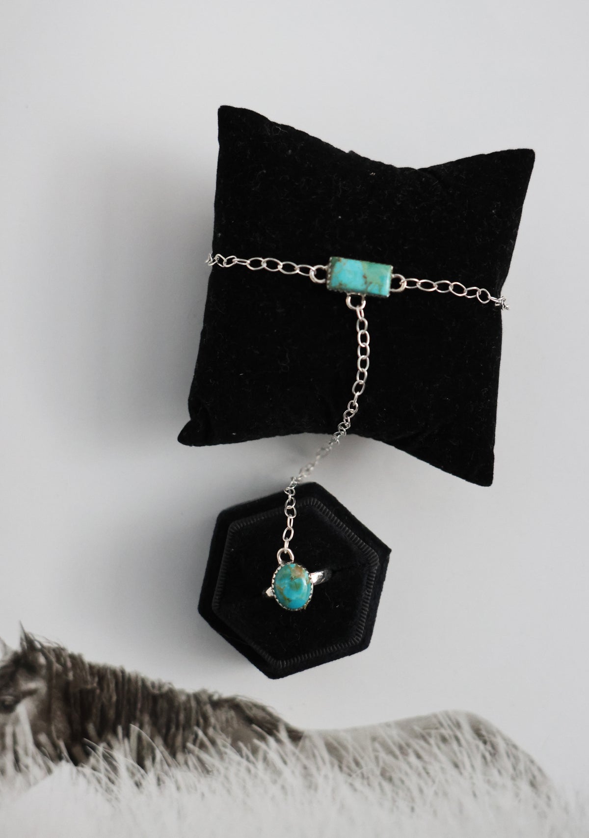THE LORENA HAND CHAIN - TURQUOISE