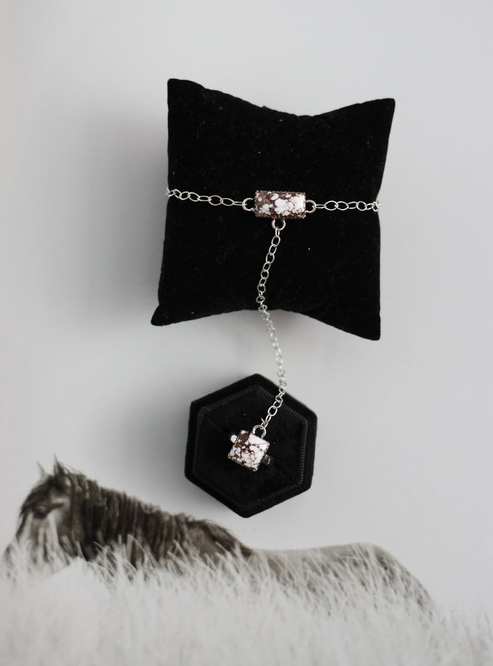 THE LORENA HAND CHAIN - WHITE HORSE