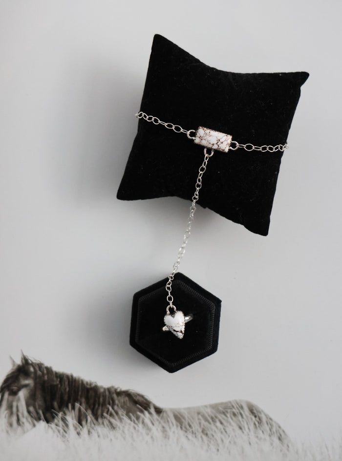 THE LORENA HAND CHAIN - WHITE HORSE