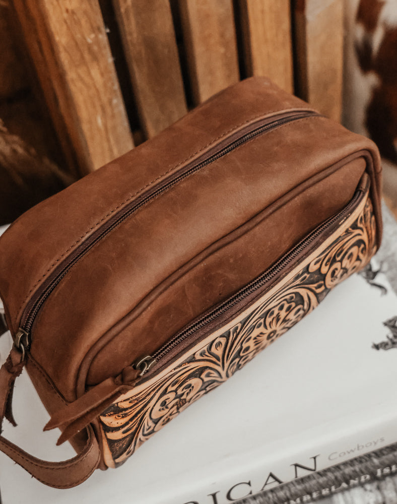 THE CANTINA TOILETRY BAG