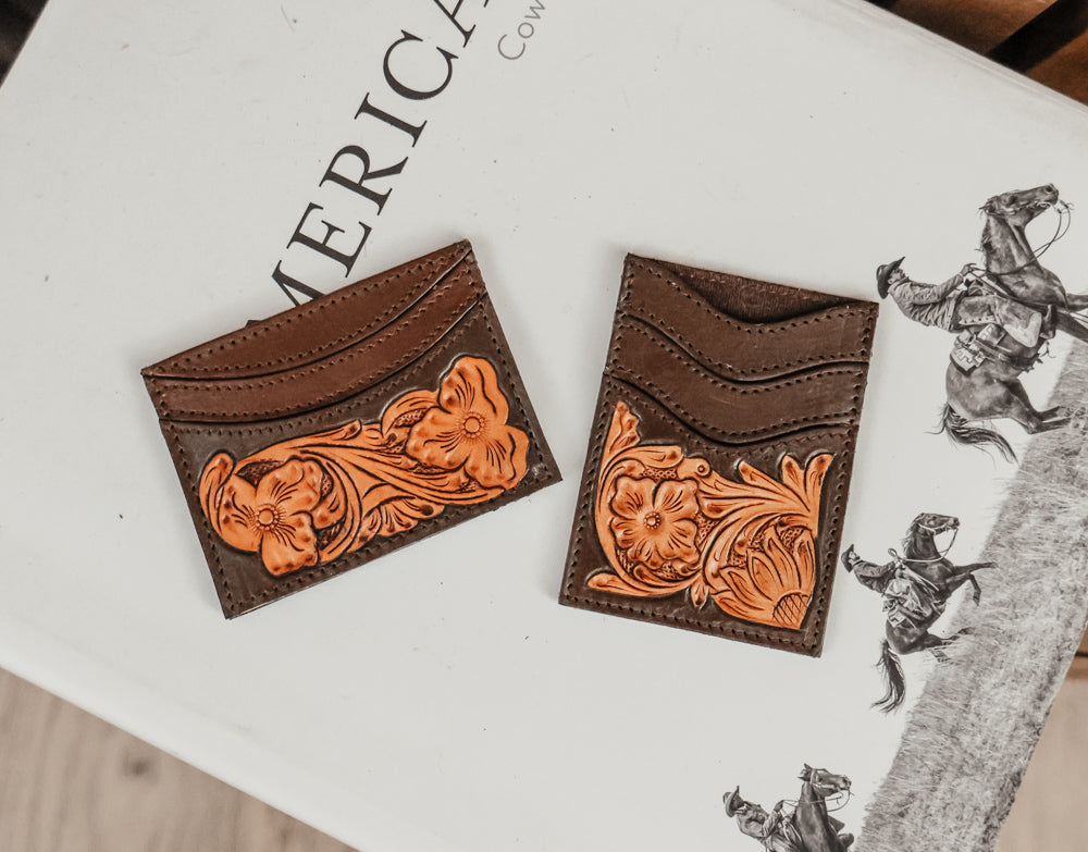 THE MONTY CARDHOLDER