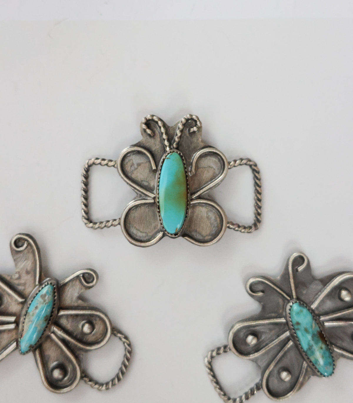 BUTTERFLY SCARF SLIDE