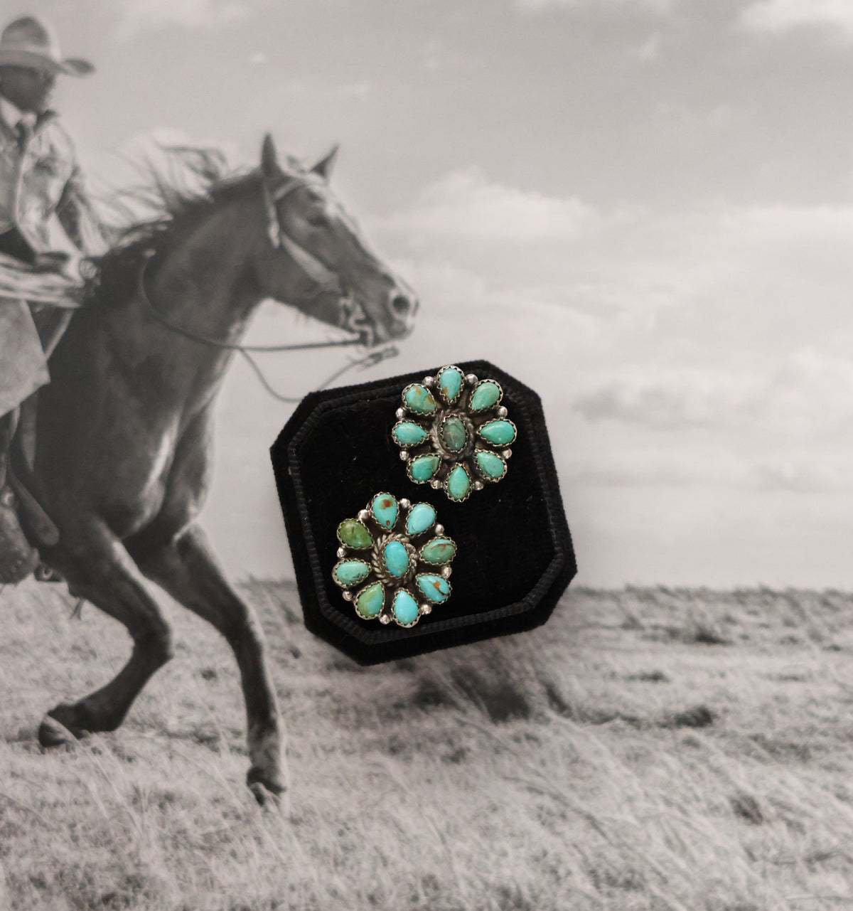 THE MAUNEY EARRINGS