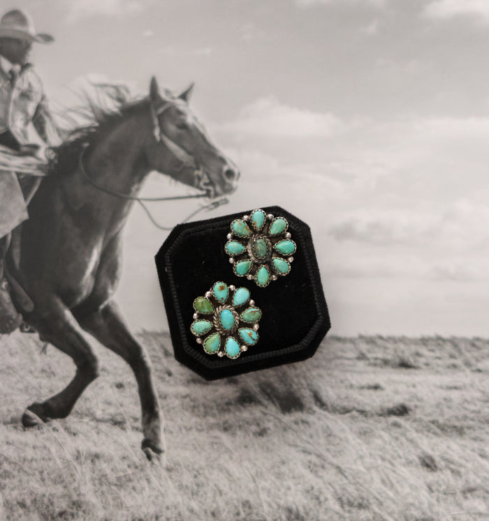 THE MAUNEY EARRINGS