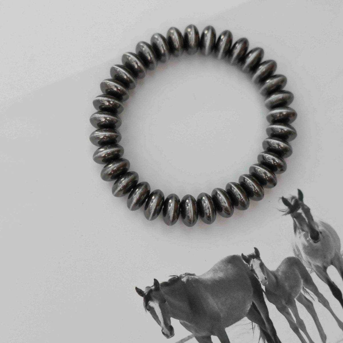 WESTERN SAUCER BEAD STRETCH BRACELET