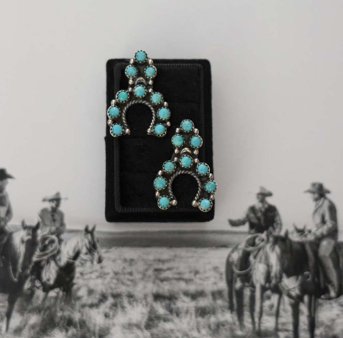 TURQUOISE HEART STUDS