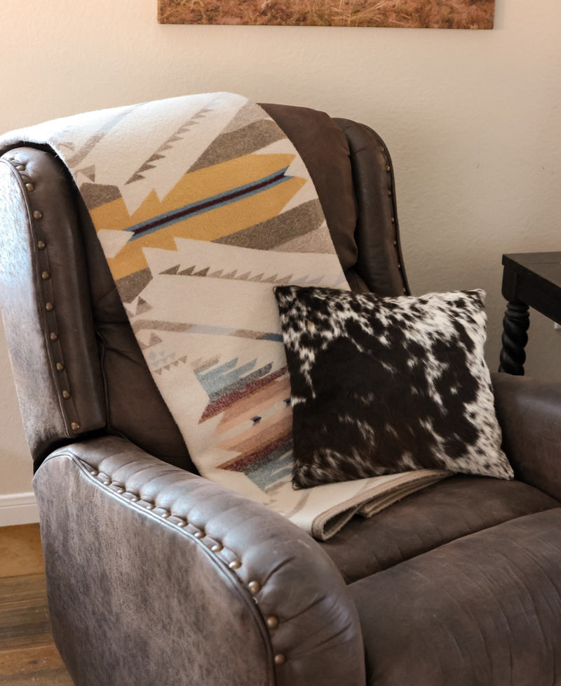 PENDLETON JACQUARD NAPPED THROW - WHITE SANDS