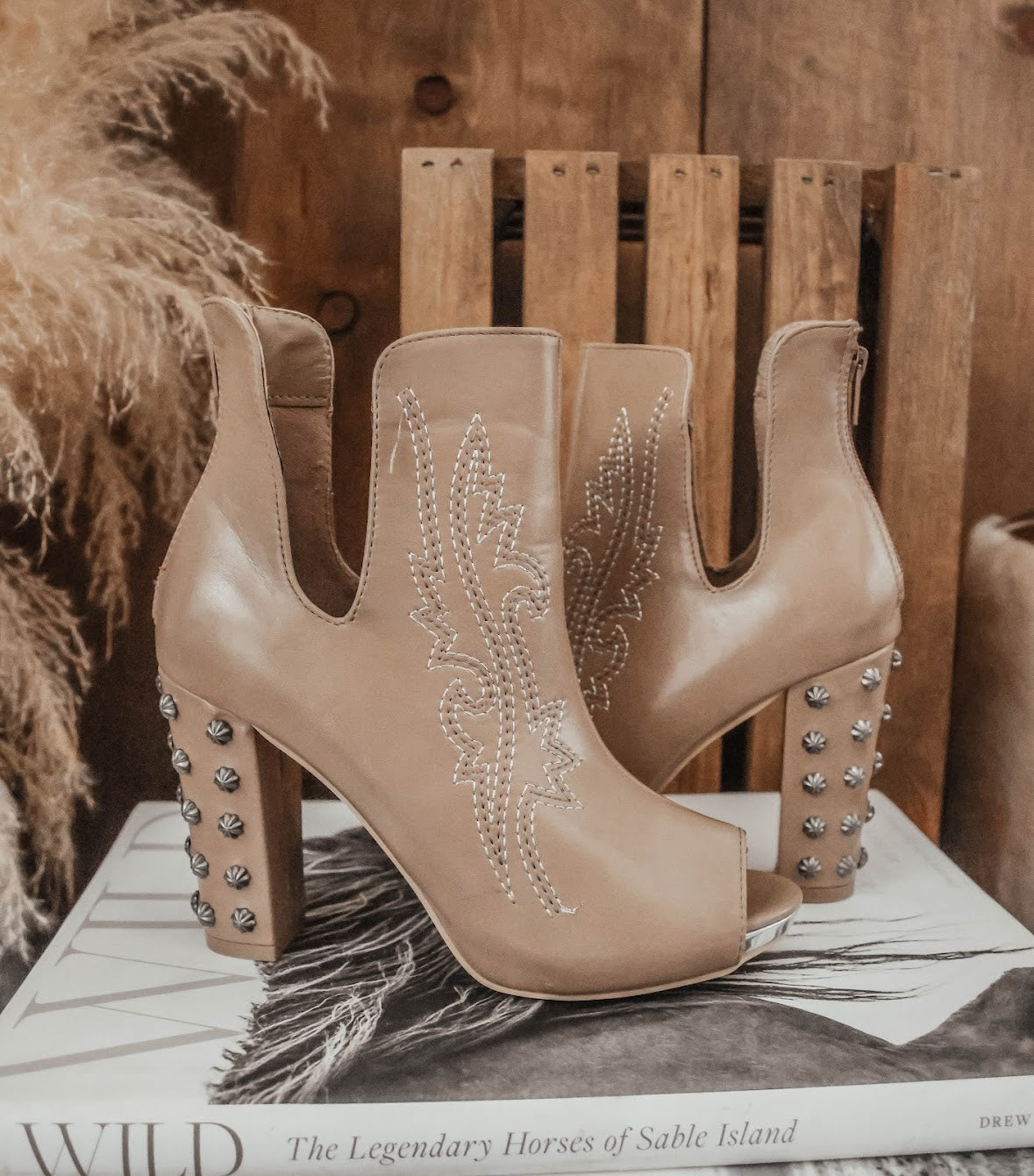 THE RIVER ROCK BOOTIE