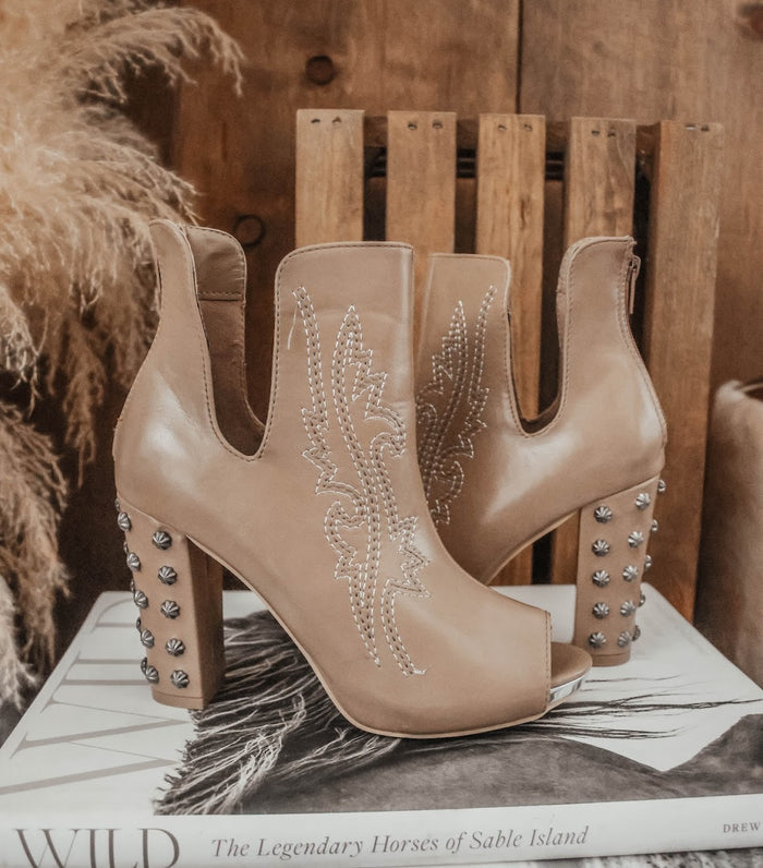 THE RIVER ROCK BOOTIE