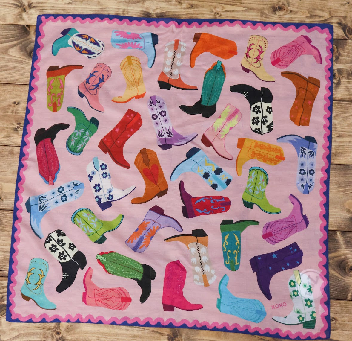 BOOT LOVE SHORTIE BANDANA