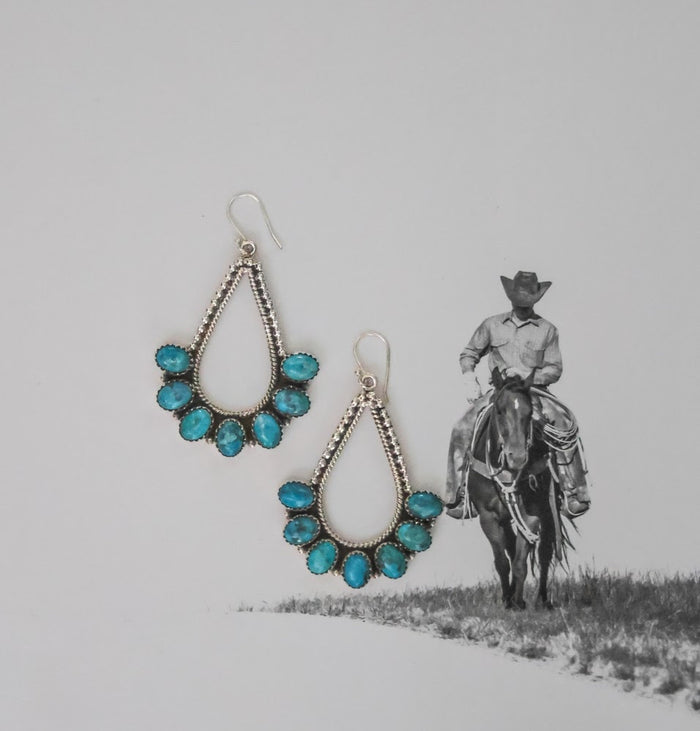 TURQUOISE HEART STUDS