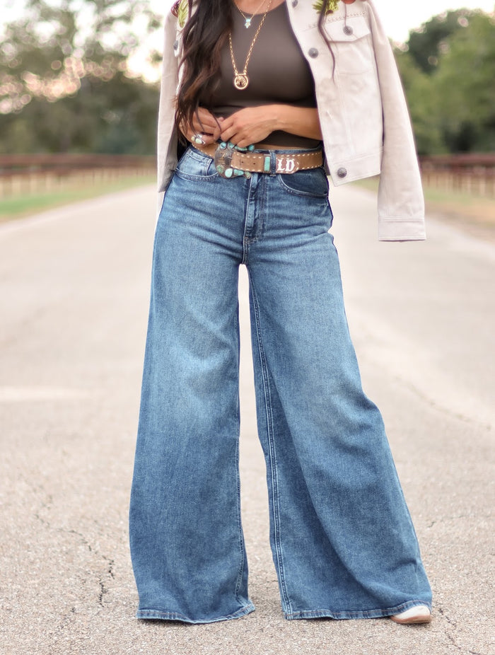ARIAT AURELIA SUPER WIDE LEG JEANS