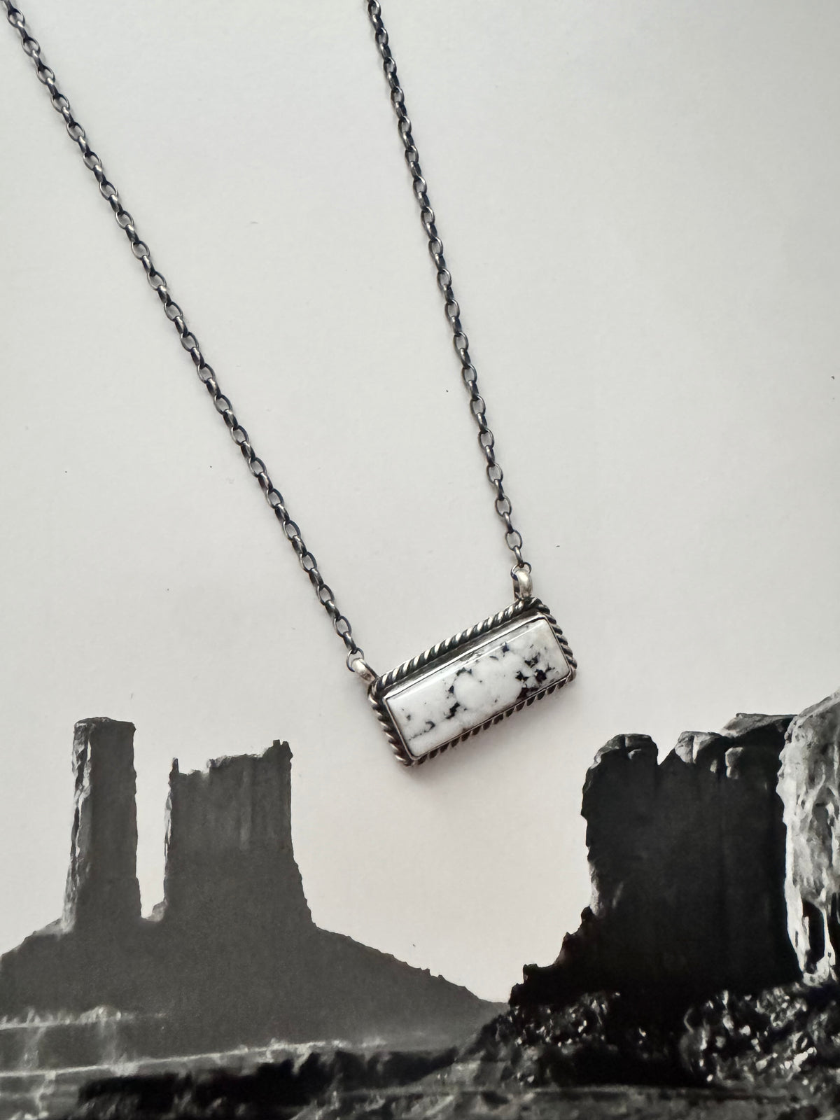 LARGE WHITE BUFFALO BAR NECKLACE