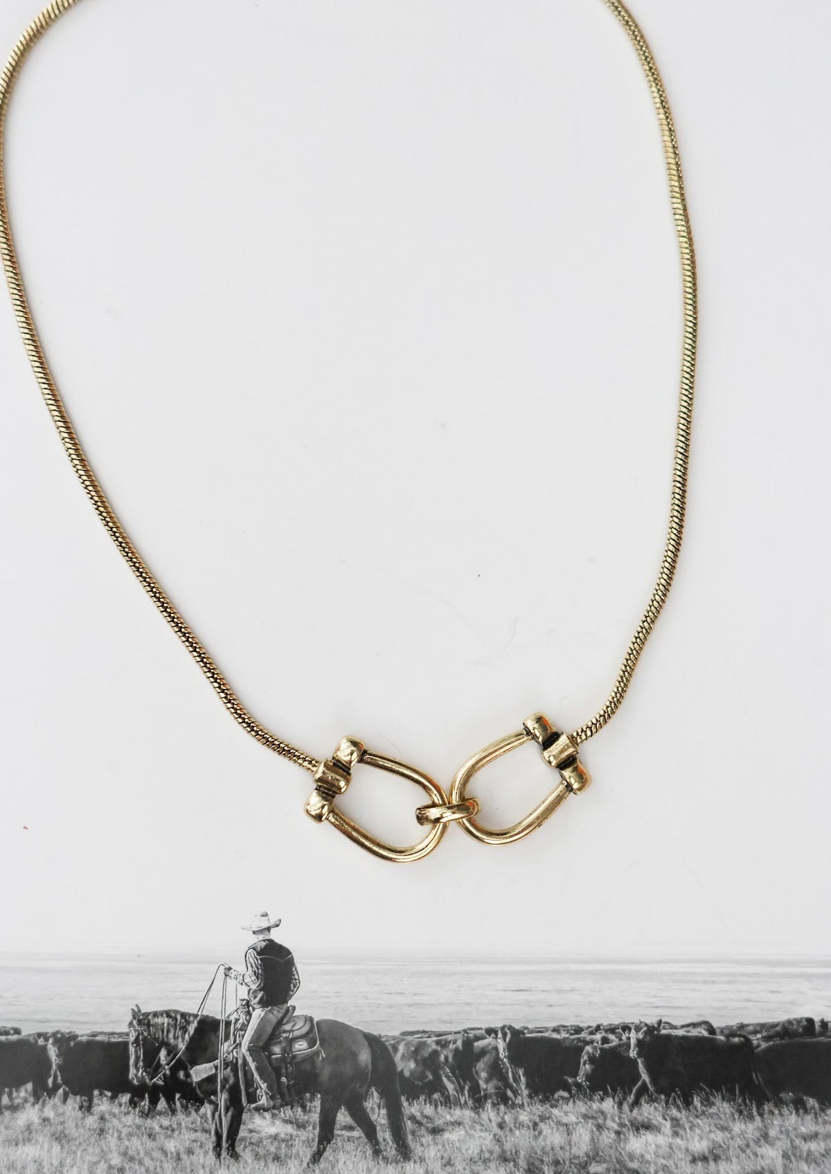 THE LYSA NECKLACE