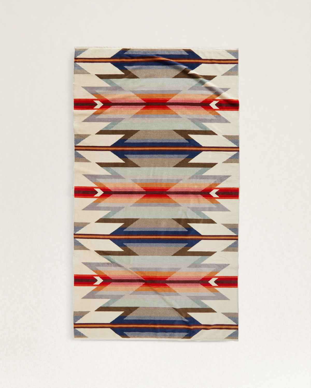 PENDLETON OVERSIZED JACQUARD SPA TOWEL