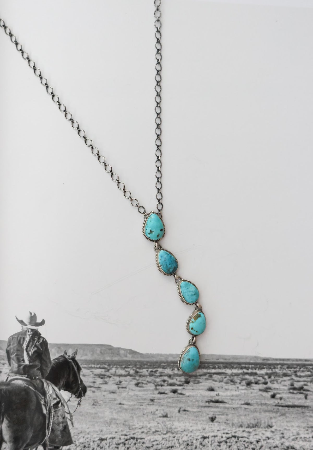 THE WILLIE NECKLACE