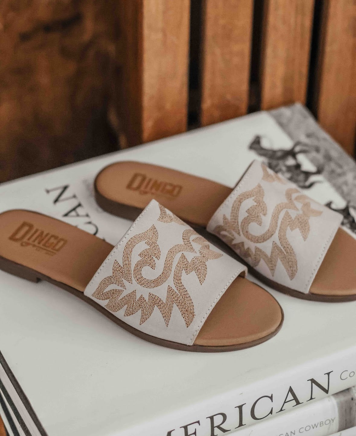 DINGO LASSO SANDAL - WHITE