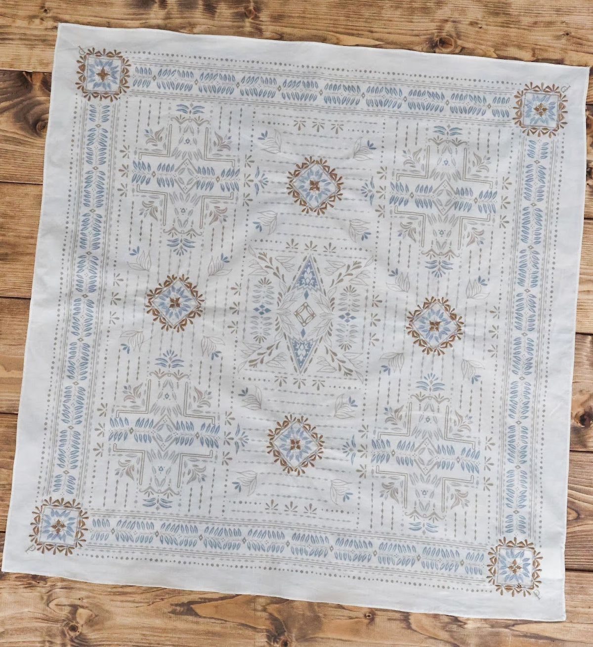 PENDLETON EMBROIDERED LAUREL GROVE BANDANA 26"
