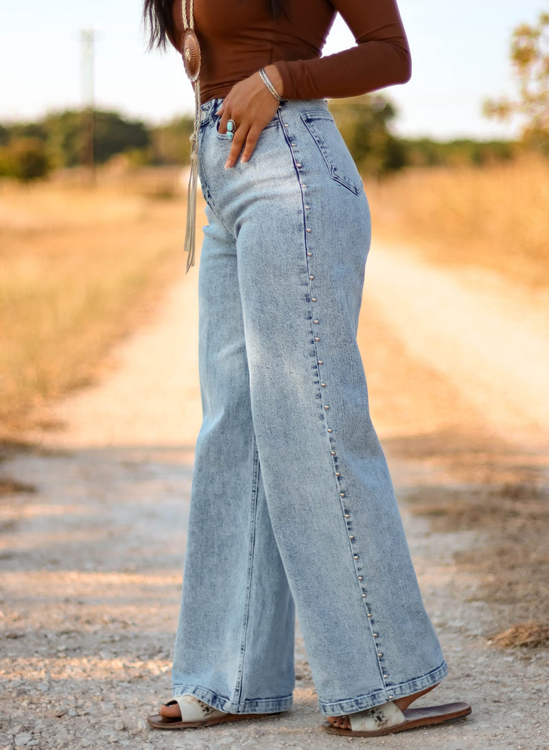 THE MAISEY STUDDED JEAN