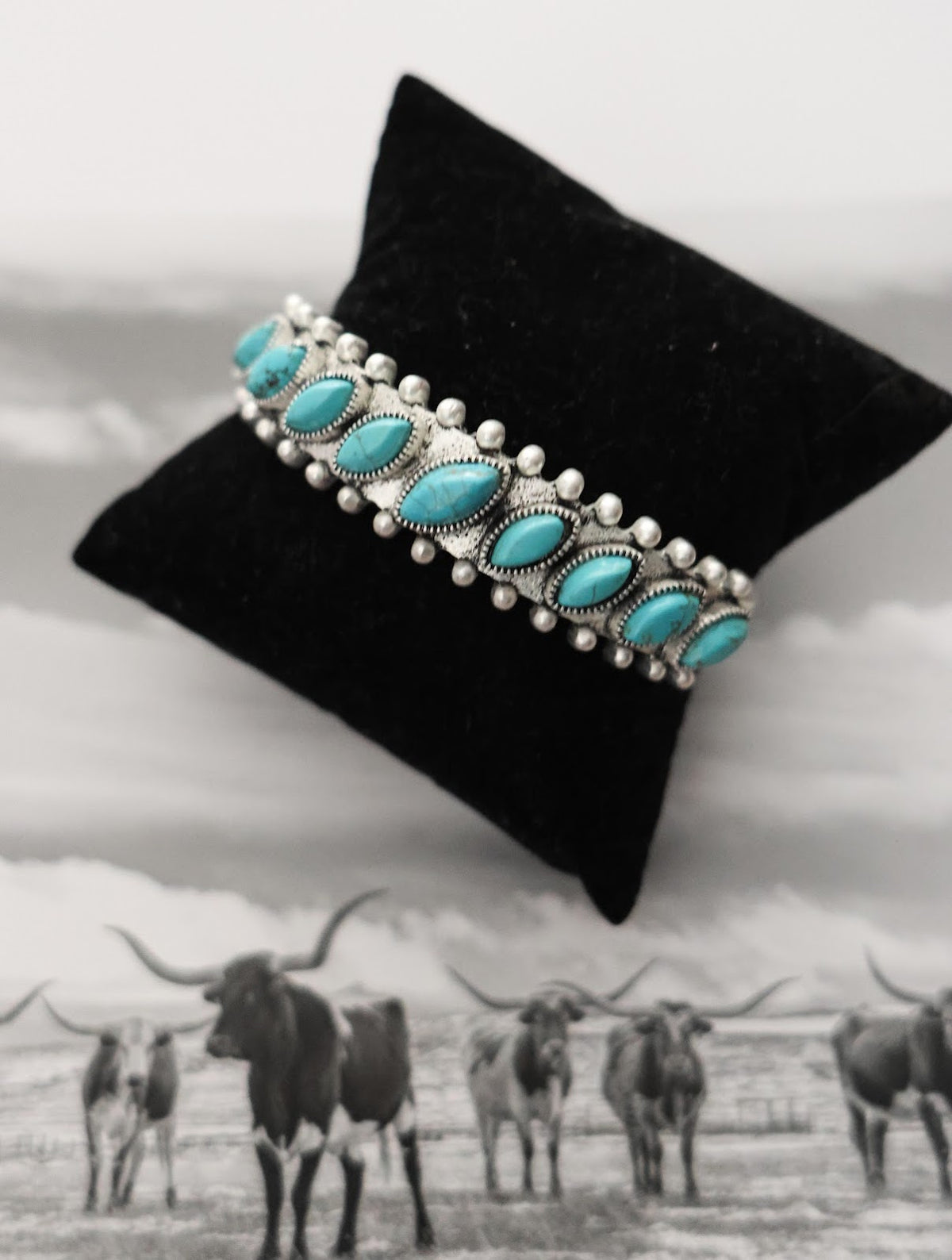 THE HILLARY CUFF