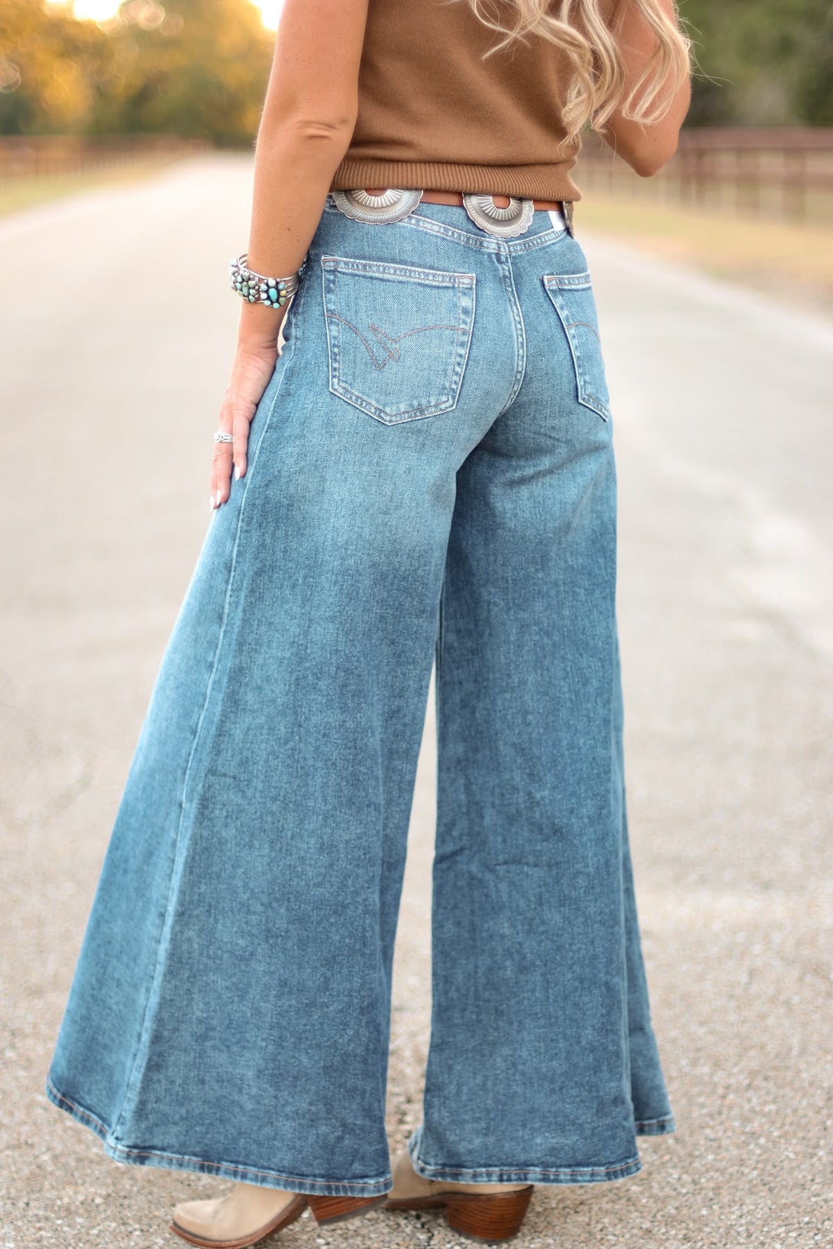 ARIAT AURELIA SUPER WIDE LEG JEANS