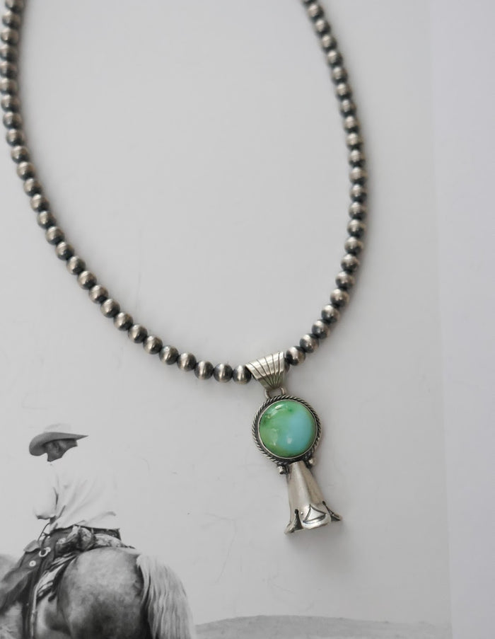 THE AMBER NECKACE