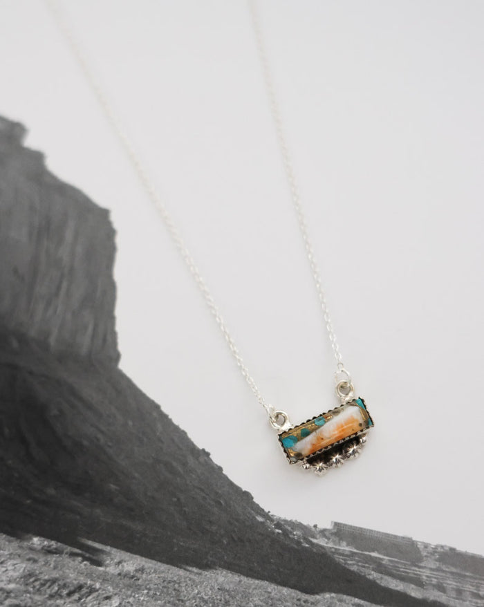 THE WILLOW BAR NECKLACE