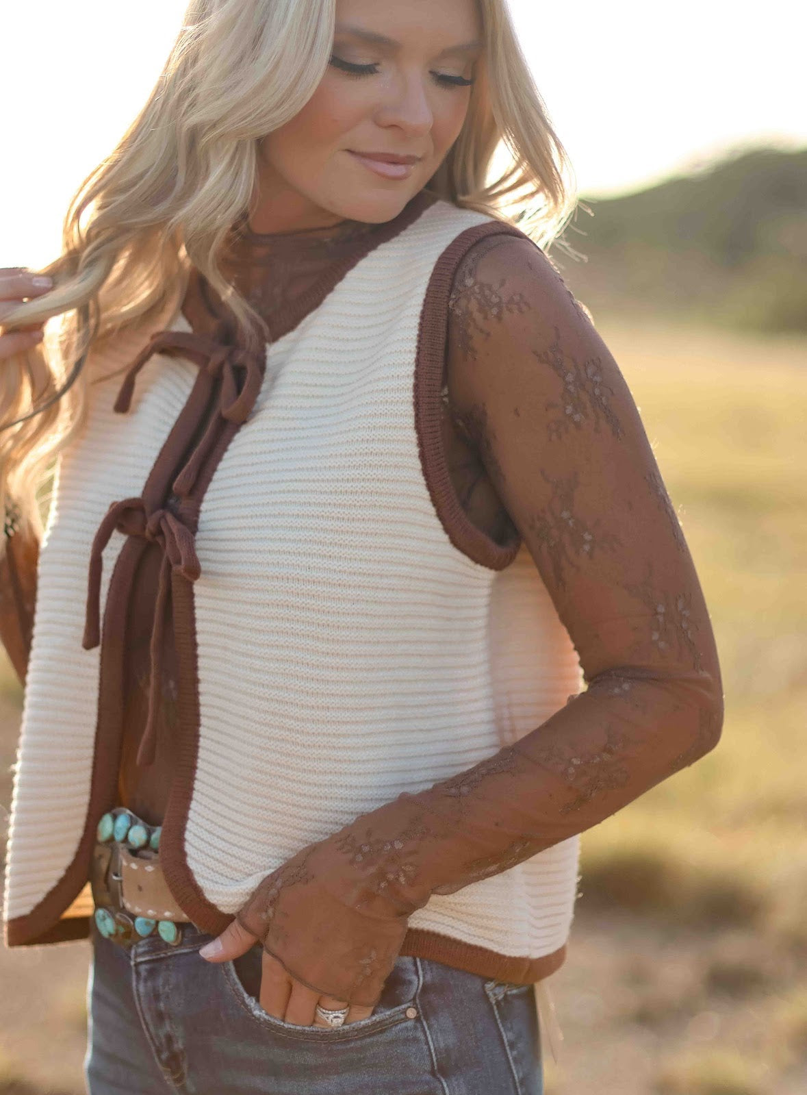 THE FANNIE MESH TOP-BROWN