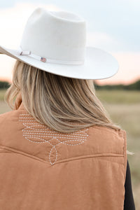 THE BOOTSTITCH VEST-TAN