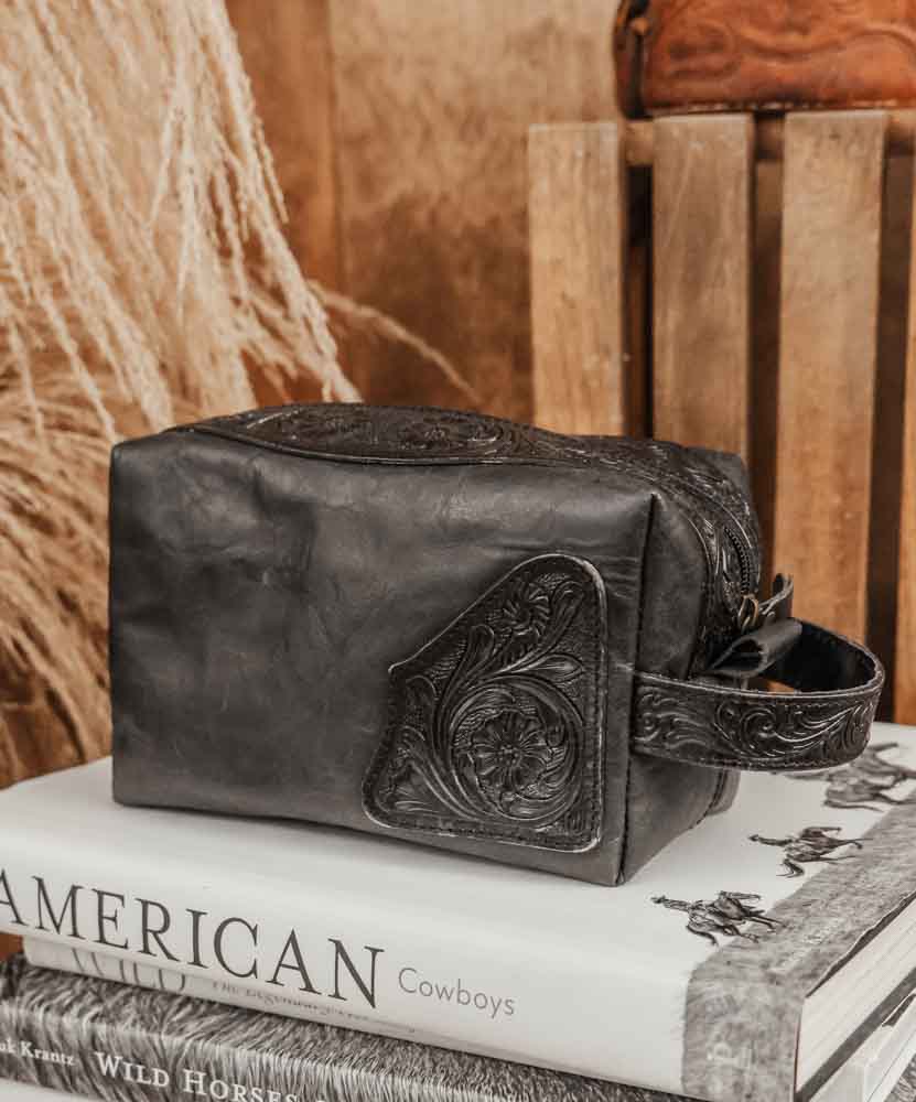 THE CANYON TOILETRY BAG