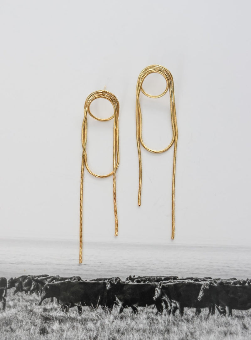 GOLD LASSO EARRINGS