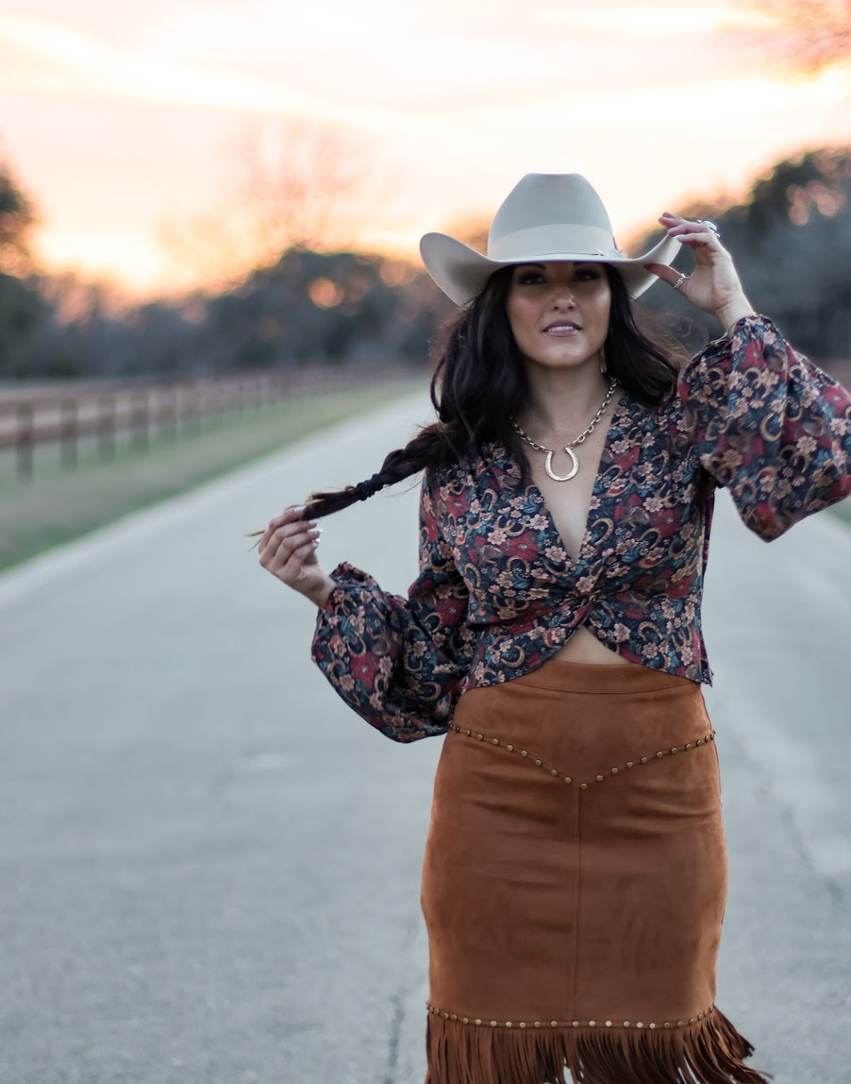 THE FLORAL HORSESHOE TOP