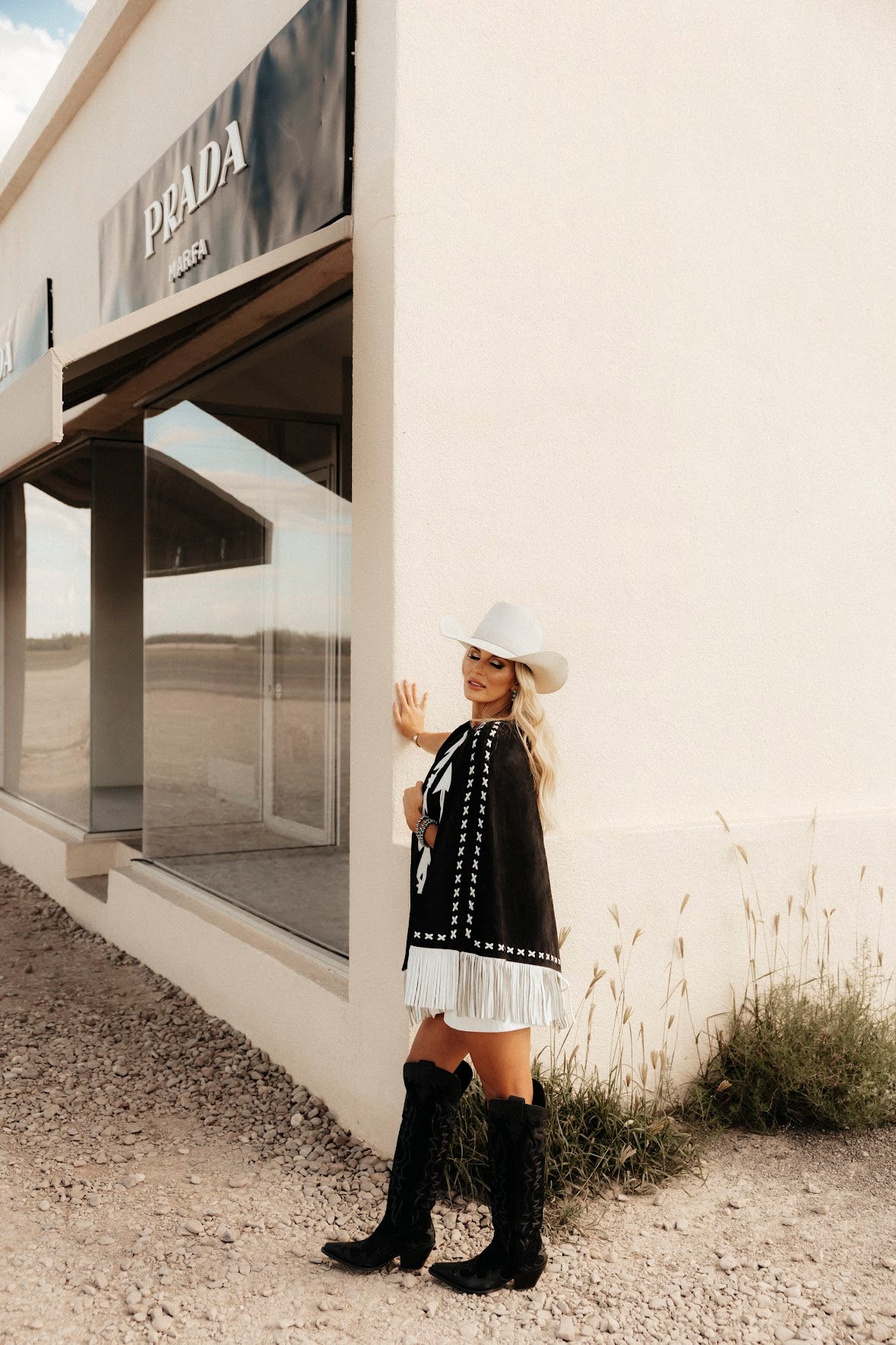 BABE SUEDE CAPE-BLACK & WHITE