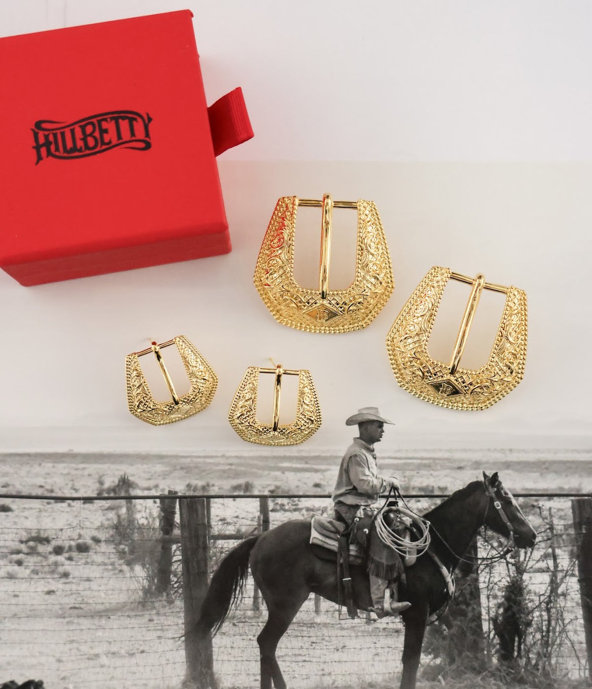 BUCKLE BETTY EARRINGS - GOLD