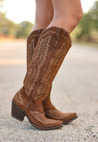 ARIAT CASANOVA BOOT-OILED TAN SUEDE